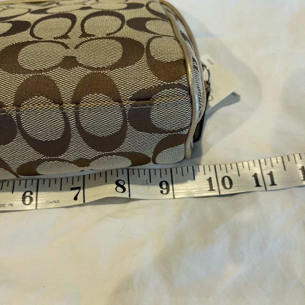 Vintage tan gold Coach Cosmetic case Makeup Travel Case - Picture 9 of 10